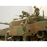 TAMIYA TYPE 90 TANK W/AMMO-LOADING