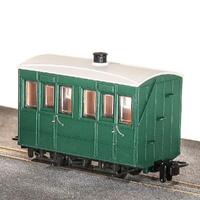 Peco 4 Wheel Enclosed Side Coach Green