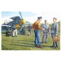 Icm 1/48 German Luftwaffe Ground Personnel (1939-1945) (7 Figures) Plastic Model Kit