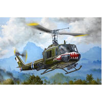 Trumpeter 1/35 Uh-1B Huey - Gunship Plastic Model Kit